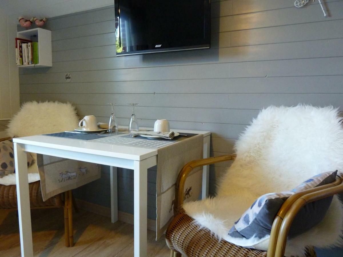 Entre Monts Et Collines B&B Et Spa En Option Экстерьер фото